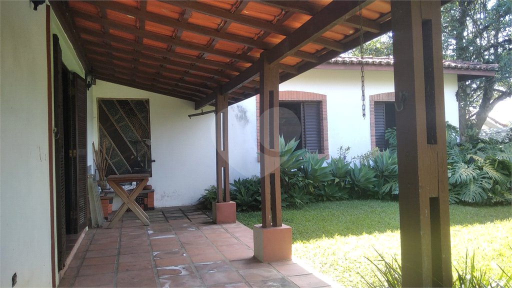 Casa à venda com 5 quartos, sendo 3 suítes, no condomínio Alpes da Cantareira, Mairiporã - SP