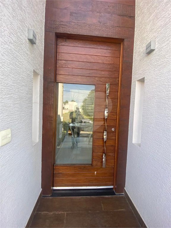 Casa à venda com 4 quartos, sendo 3 suítes, no condomínio Brisa 1, Mogi das Cruzes - SP
