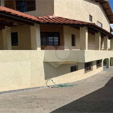 Sobrado à venda com 4 quartos, sendo 3 suítes,  no Centro, Jarinu, SP