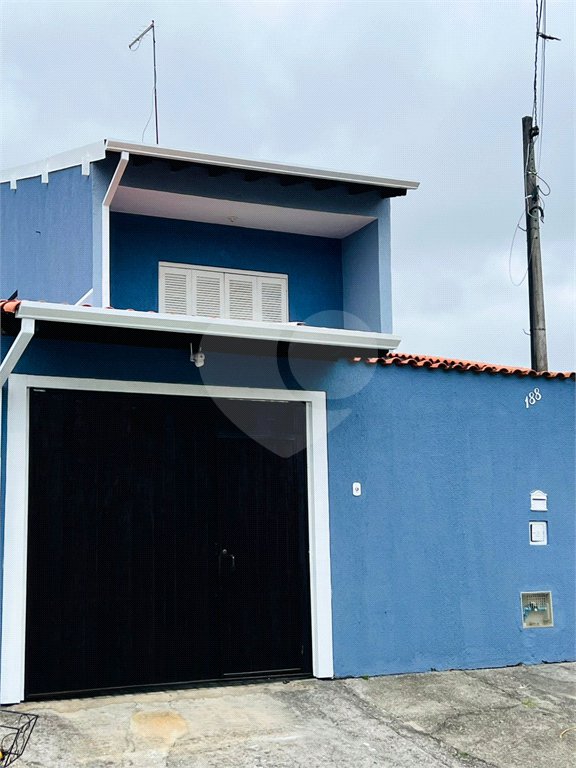 Sobrado à venda com 3 quartos em Loteamento Municipal Brás Cubas, Mogi das Cruzes, SP