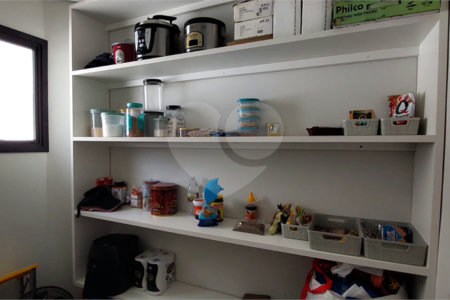 Casa à venda ou para alugar com 4 suítes no condomínio Figueira Garden, Atibaia - SP