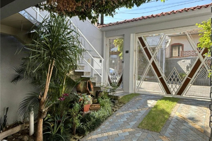 Sobrado à venda com 4 quartos, sendo 1 suíte, em Vila Floresta, Santo André, SP