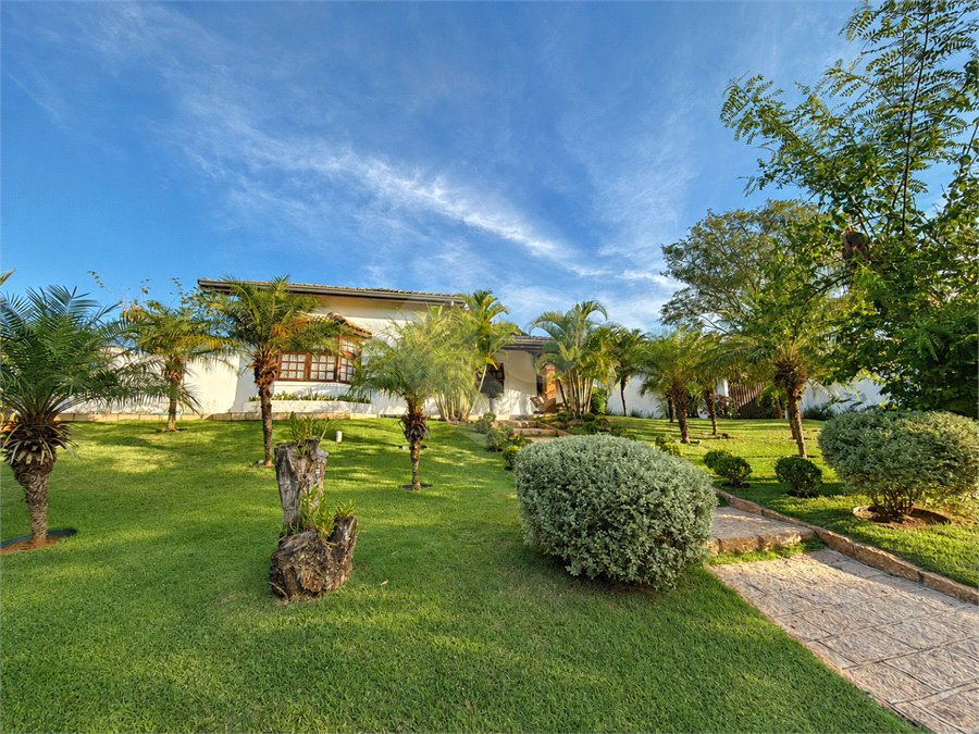Casa à venda com 5 suítes no condomínio Parque Village Castelo, Itu - SP