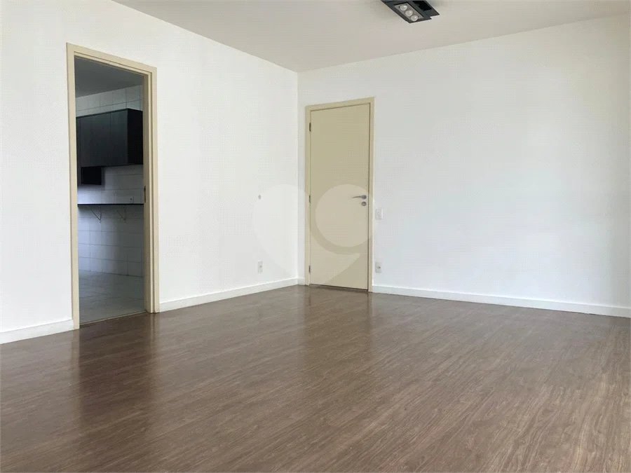 Apartamento para alugar com 4 quartos, sendo 2 suítes, em Jardim Marajoara, São Paulo, SP