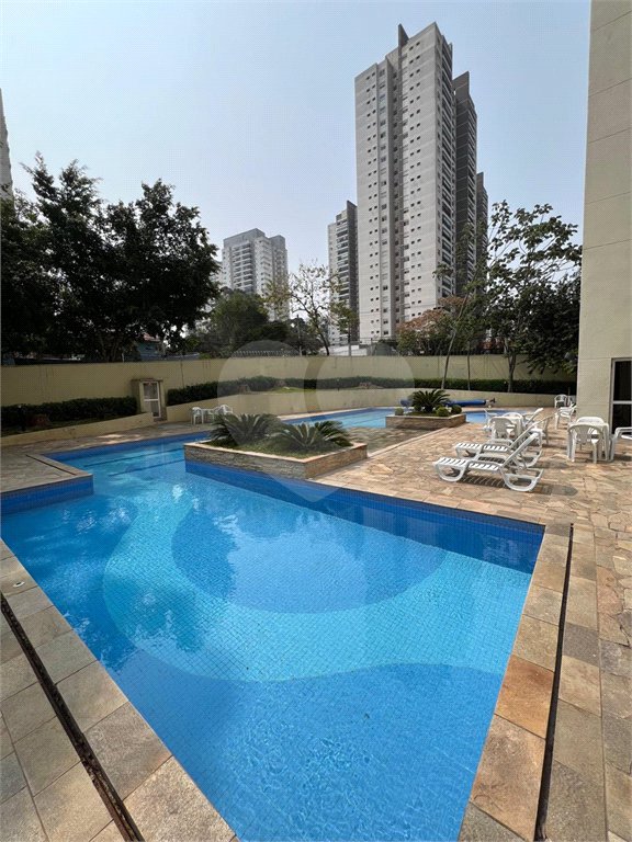Apartamento à venda com 3 quartos, sendo 1 suíte,  em Parque Reboucas, São Paulo, SP