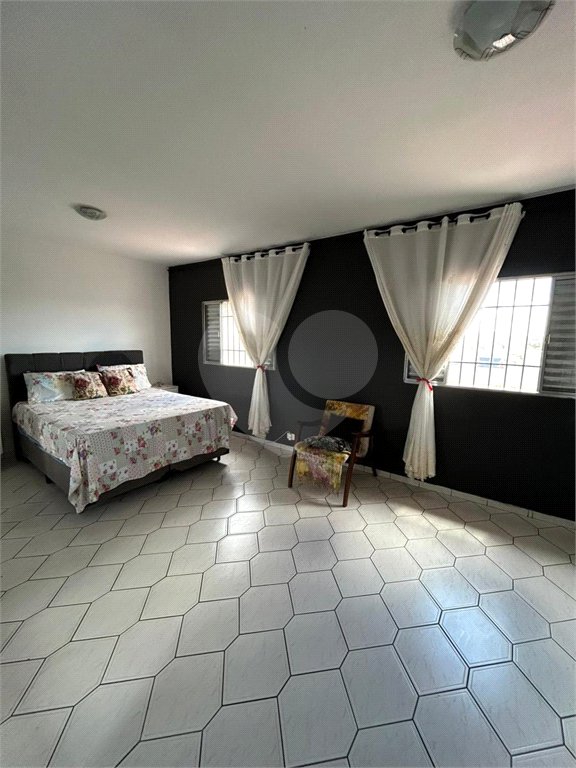 Casa à venda com 3 quartos, sendo 1 suíte, em Jardim Capão Redondo, São Paulo, SP