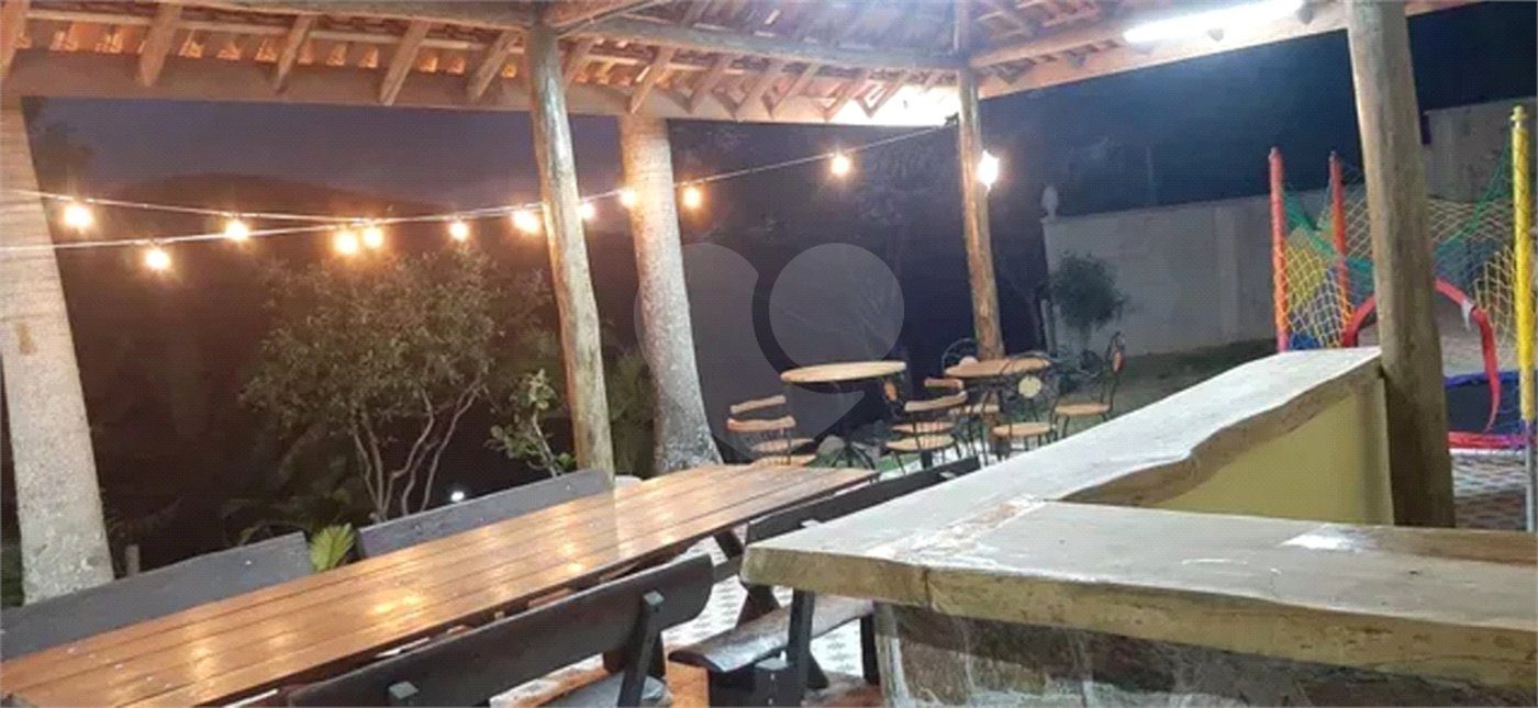 Chácara à venda com 3 suítes em Vila São Geraldo, São José dos Campos, SP
