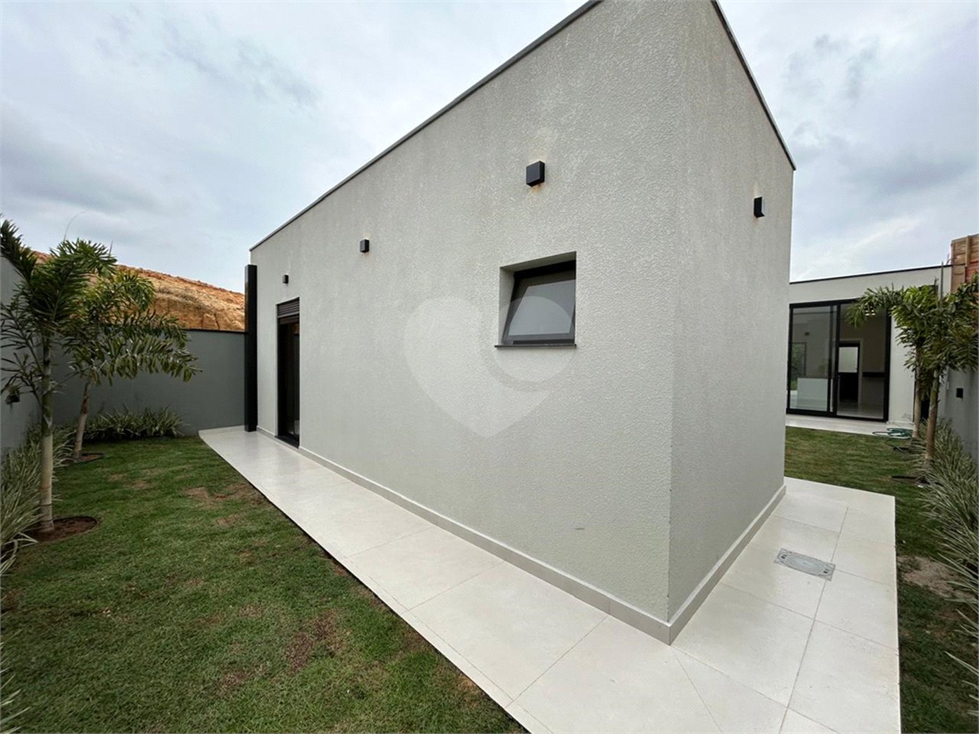 Casa à venda com 3 suítes no condomínio Helena Maria, Sorocaba - SP