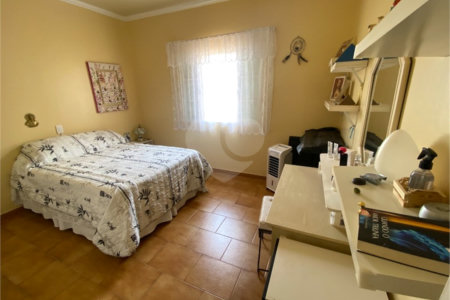 Casa à venda com 5 quartos, sendo 3 suítes, em Vila Almeida, Indaiatuba, SP