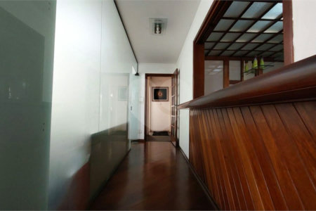 Casa à venda com 4 quartos, sendo 2 suítes,  em Vila Alexandria, São Paulo, SP