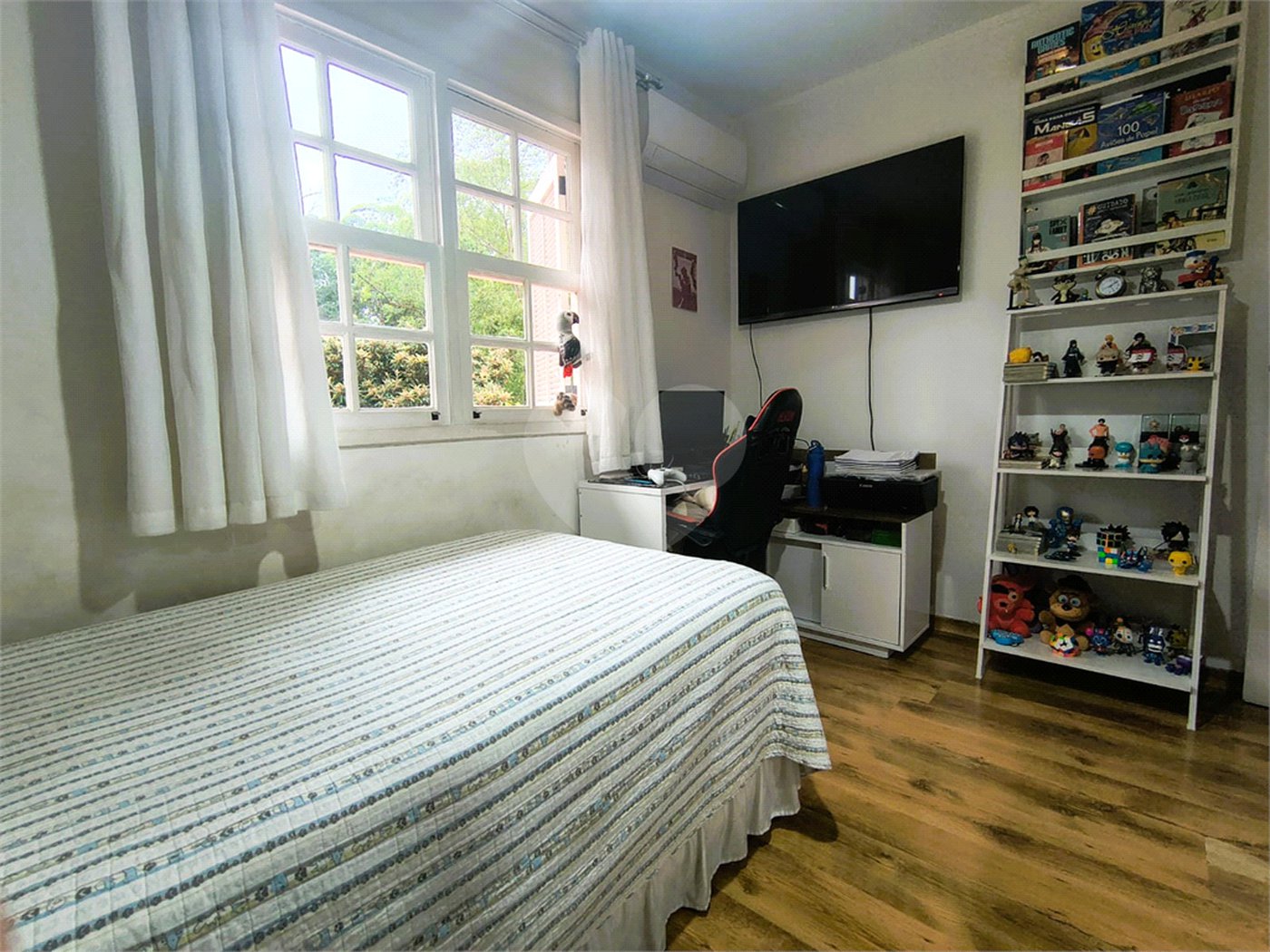 Casa à venda com 3 quartos, sendo 1 suíte, no condomínio Vila Panamericana, São Paulo - SP