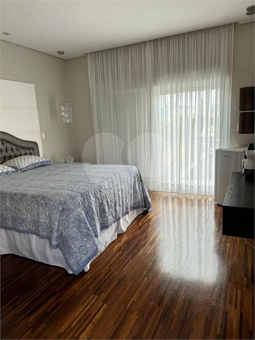 Casa à venda com 4 quartos, sendo 3 suítes,  em Vila Oliveira, Mogi das Cruzes, SP