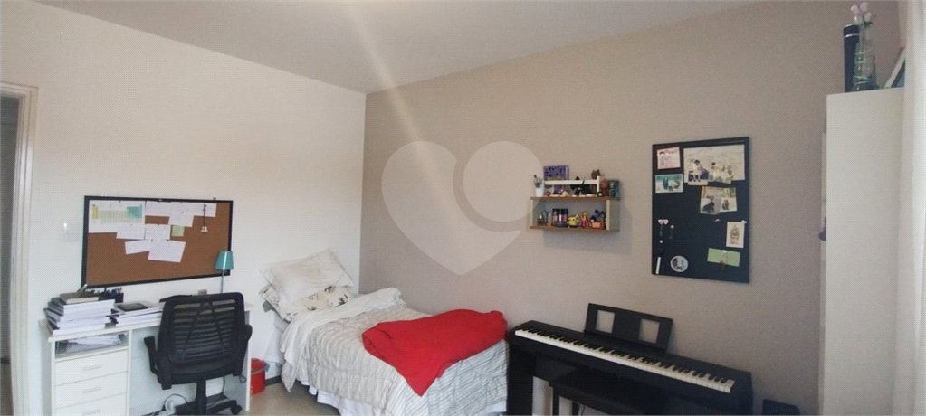 Casa à venda com 4 quartos, sendo 1 suíte, em Jardim Guadalajara, Sorocaba, SP