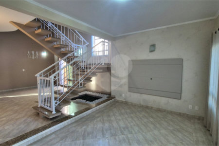 Casa para alugar com 3 quartos, sendo 1 suíte, no condomínio Recanto dos Paturis, Vinhedo - SP