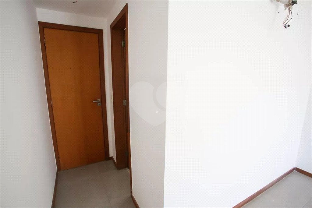 Casa à venda com 4 quartos, sendo 3 suítes, no condomínio Lícia de Alvarenga, Rio de Janeiro - RJ