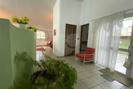 Casa térrea com 3 quartos para alugar no Jardim dos Estados, São Paulo - SP