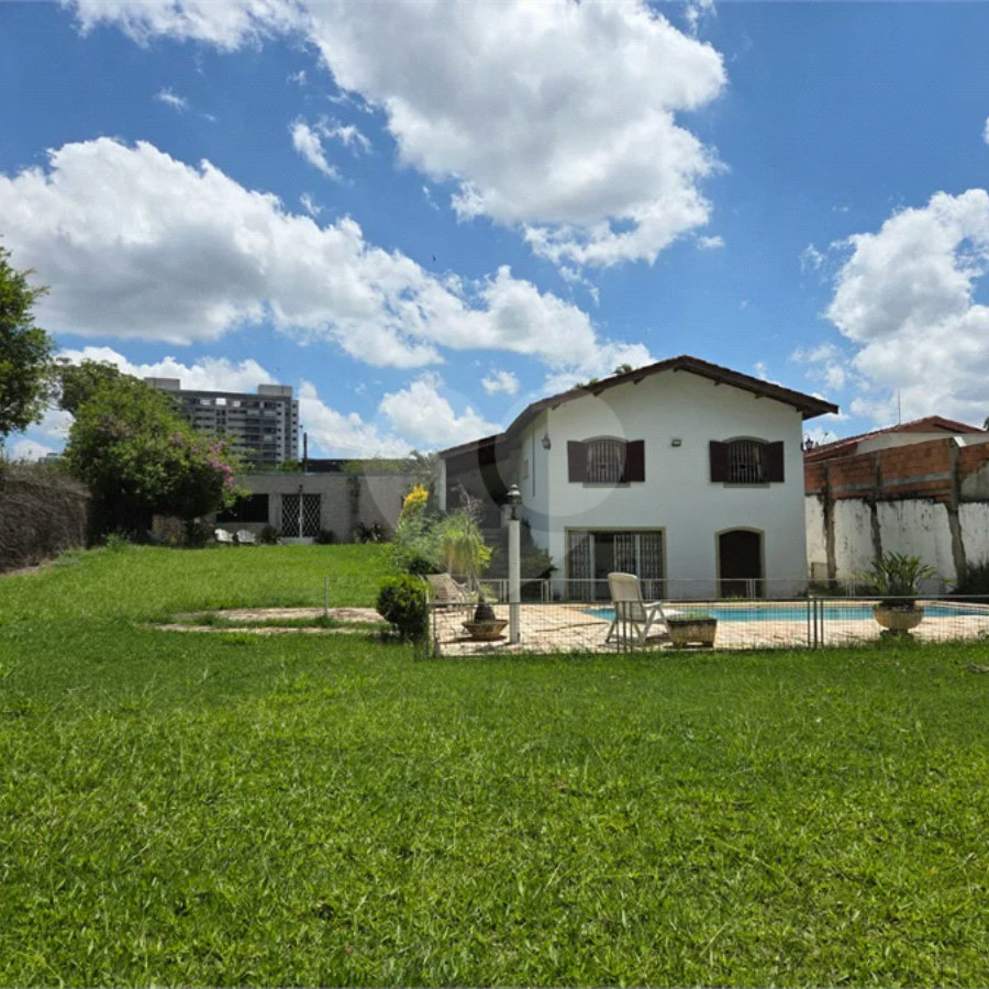 Casa Térrea com 3 quartos sendo 1 suíte. 1.400m² A/T. Jardim Floresta, Atibaia, SP