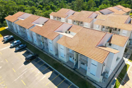 Indaiatuba - Sp - Vila Vic Florença - R$ 290.000,00 - Apartamento de 48m²,, no andar de cima, dois quartos, um banheiro, cozinha e sala, uma vaga de garagem. Condomínio fechado. Apartamento está do jeito que foi entregue . Area de lazer no condominio - Área do condomínio: Churrasqueira