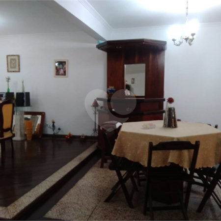 Sobrado à venda com 5 quartos, sendo 2 suítes, em Vila Rosália, Guarulhos, SP