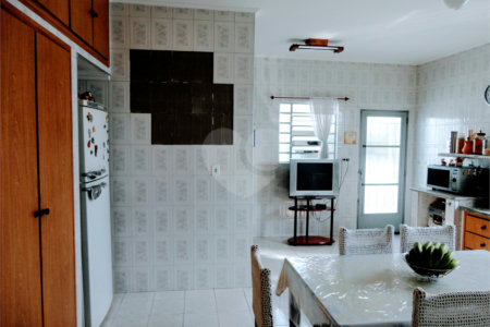 Casa à venda com 3 quartos em Vila Clayton, Valinhos, SP