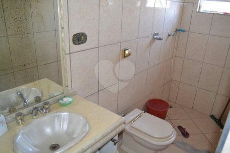 Sobrado à venda com 2 quartos em Vila Nivi, São Paulo, SP