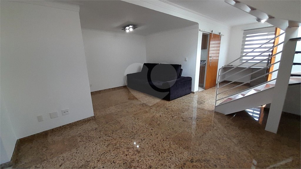 Casa à venda com 3 quartos, sendo 1 suíte, no condomínio Residencial Jardins, São Bernardo do Campo - SP