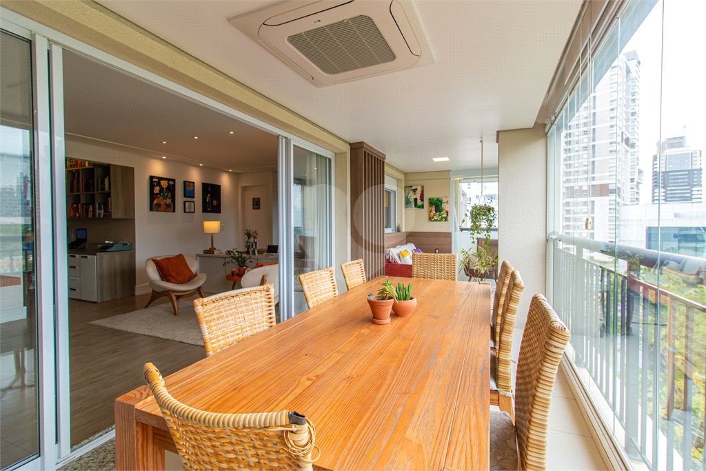 Apartamento à venda com 3 suítes em Chácara Santo Antônio, São Paulo, SP