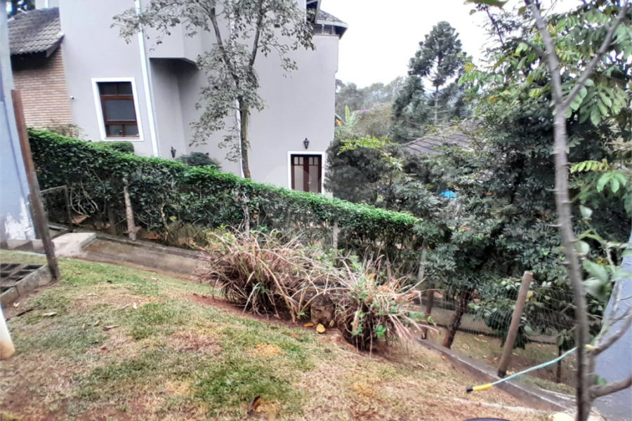Casa à venda com 3 suítes no condomínio Suíça da Cantareira, Mairiporã - SP