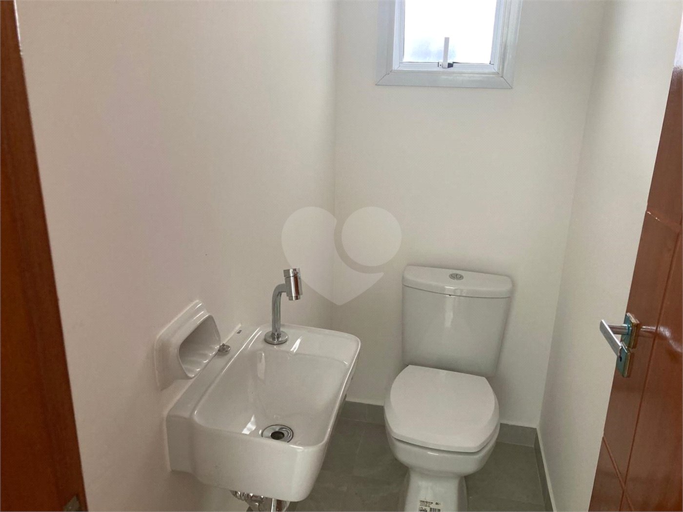 Sobrado à venda com 3 quartos, sendo 1 suíte,  em Jardim Alzira, São Paulo, SP