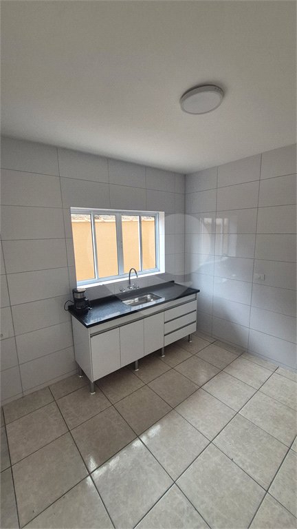 Sobrado à venda com 3 quartos, sendo 1 suíte, em Jardim Las Vegas, Santo André, SP