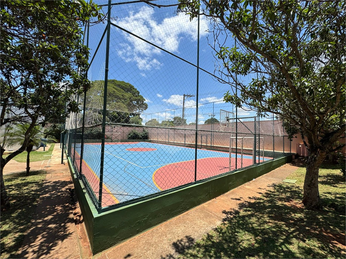 Casa à venda ou para alugar com 2 suítes no condomínio Villa do Bosque, Sorocaba - SP