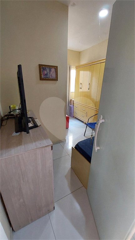 Casa à venda com 4 quartos, sendo 2 suítes, no condomínio Vivendas do Mendanha, Rio de Janeiro - RJ
