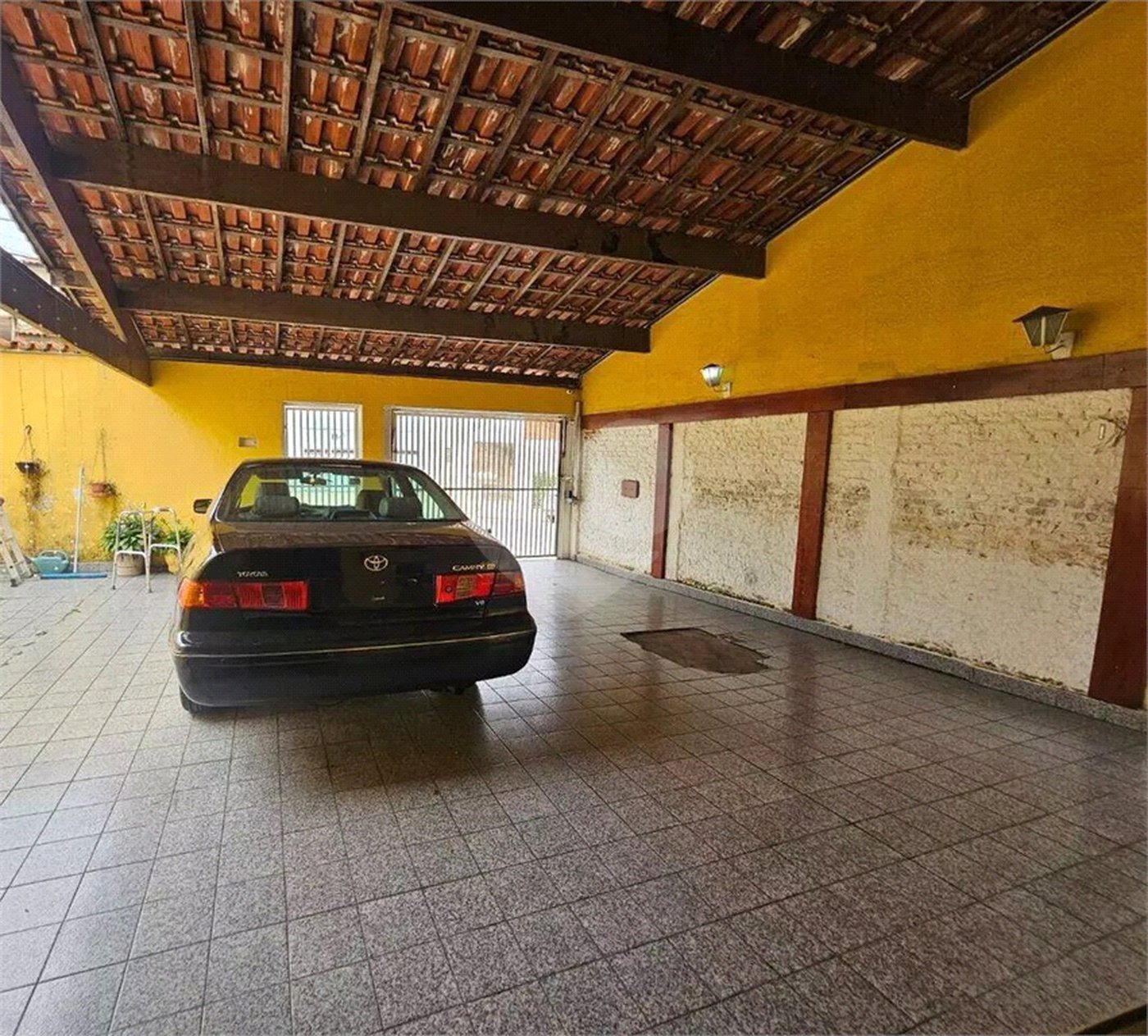 Casa Térrea à venda com 3 quartos, sendo 1 suíte, no Centro, Poá, SP