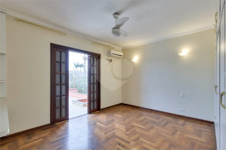 Sobrado à venda com 4 quartos, sendo 1 suíte, em Interlagos, São Paulo, SP