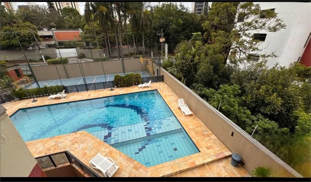 Apartamento à venda ou para alugar com 3 quartos, sendo 1 suíte, em Vila Andrade, São Paulo, SP