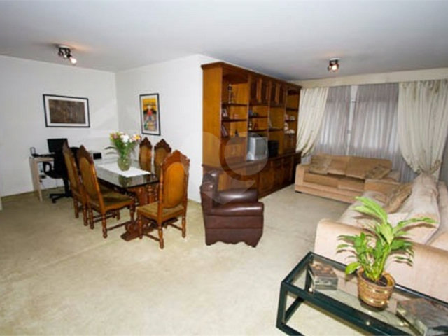 Apartamento à venda com 3 quartos, sendo 1 suíte,  em Alto da Boa Vista, São Paulo, SP