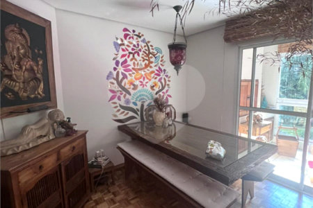 Apartamento à venda com 3 quartos, sendo 1 suíte, em Vila Olímpia, São Paulo, SP