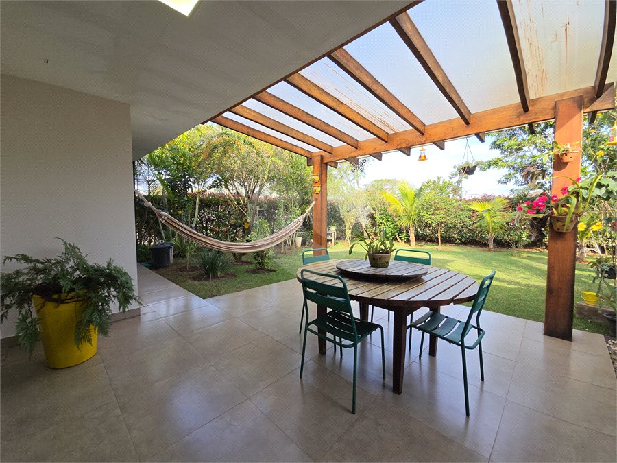 Casa à venda com 3 suítes no condomínio Village Ipanema I, Araçoiaba da Serra - SP