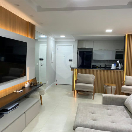 Apartamento à venda com 2 quartos, sendo 1 suíte,  em Vila Leonor, São Paulo, SP