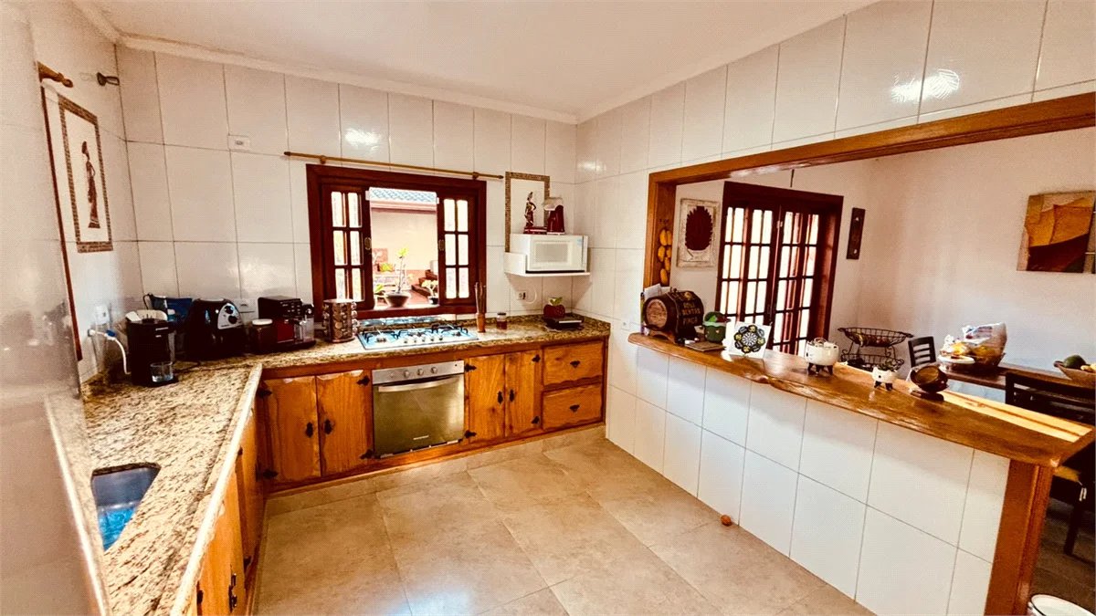 Sobrado à venda com 3 quartos, sendo 1 suíte, em Chácara Recanto Verde, Cotia, SP