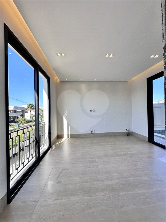 Casa à venda com 3 suítes no condomínio Residencial Florais Itália, Cuiabá - MT