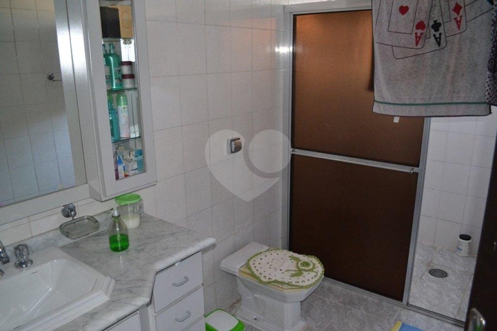 Sobrado à venda com 2 quartos em Vila Nivi, São Paulo, SP