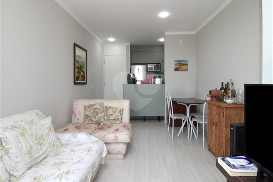 Apartamento à venda com 3 quartos, sendo 1 suíte,  em Jardim Brasil (zona Norte), São Paulo, SP