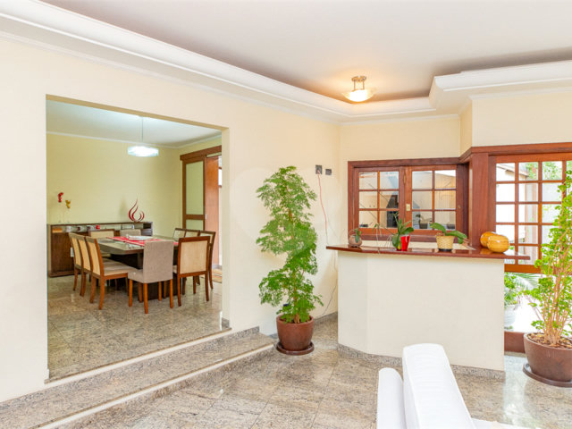 Casa à venda com 5 quartos, sendo 3 suítes,  no condomínio Residencial Morumbi, São Paulo - SP