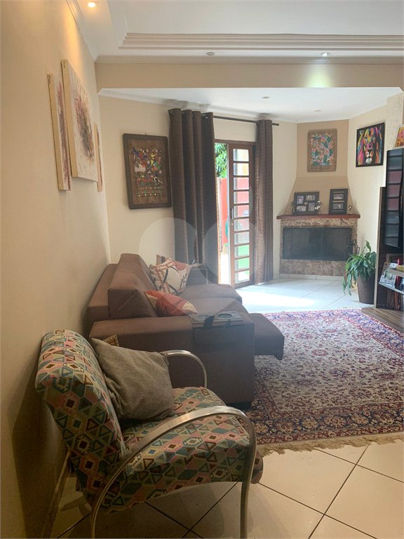 Casa à venda com 4 quartos, sendo 1 suíte, em Loteamento Shangrilá, Valinhos, SP