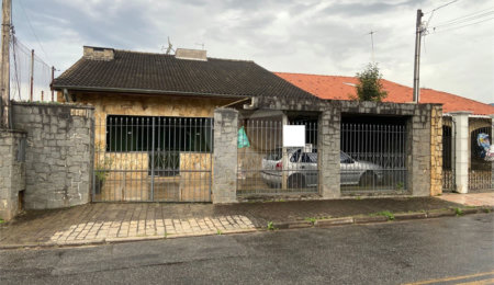 Casa à venda com 4 quartos, sendo 1 suíte,  em Jardim Rincão, Arujá, SP
