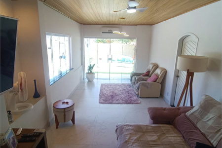 Casa à venda com 3 quartos, sendo 1 suíte, em Caminho de Búzios, Cabo Frio, RJ