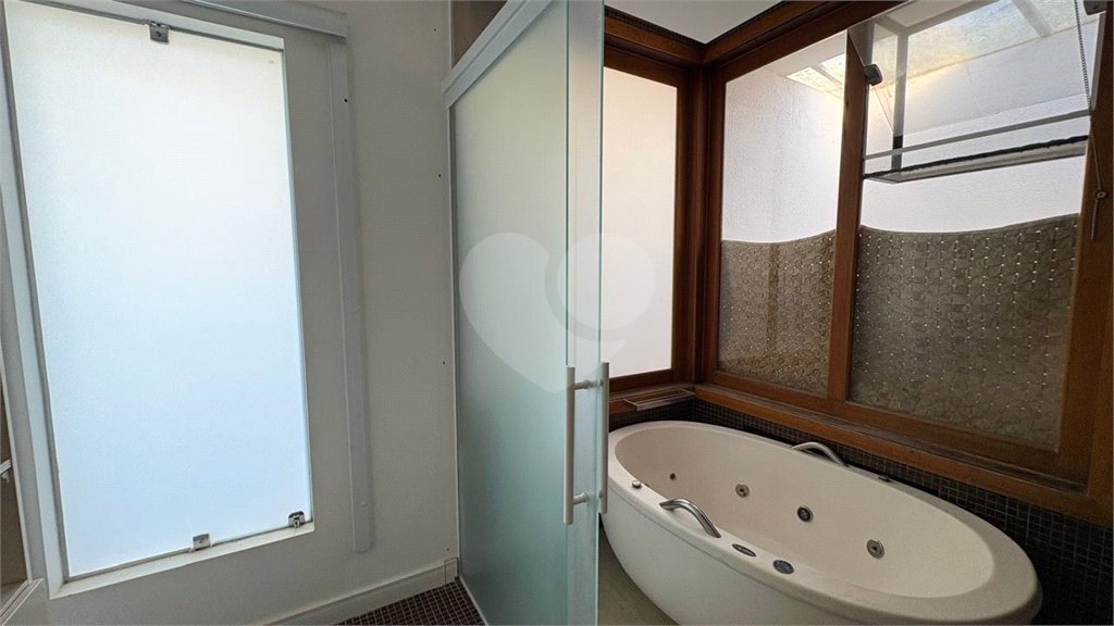 Casa à venda com 3 suítes no condomínio Vivendas do Lago, Sorocaba - SP