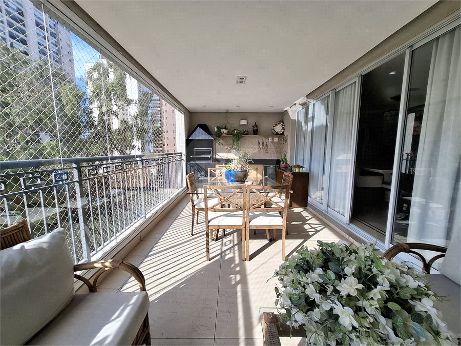 Apartamento à venda com 3 suítes em Santana, São Paulo, SP