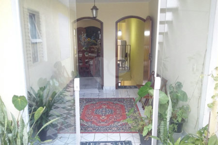 Sobrado à venda com 3 quartos em Jardim Macedônia, São Paulo, SP